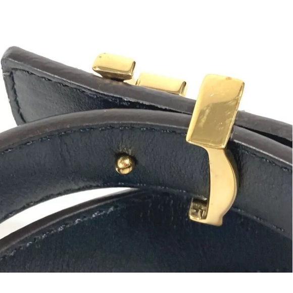 Authentic LOUIS VUITTON M0431M Monogram Belt-LV
Iconic 20MM Reversible Thin belt - Picture 8 of 15